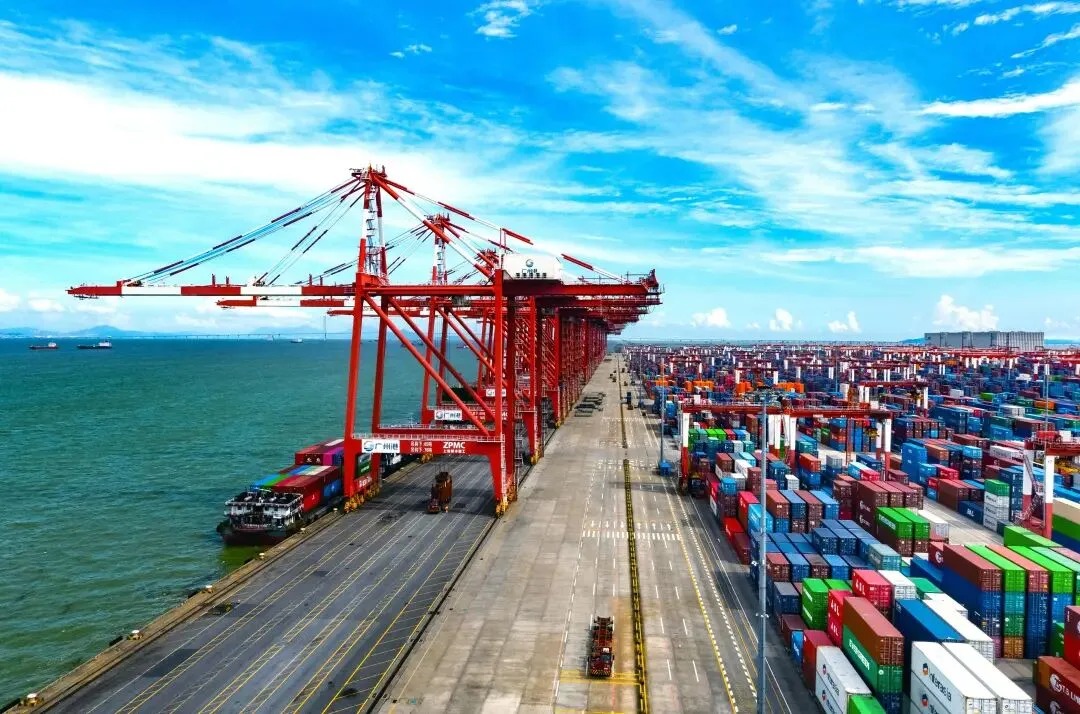 航線“蹺蹺板”：當(dāng)外貿(mào)火熱，內(nèi)貿(mào)船期為何變少了？